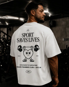 OVERSIZED SPORT SAVES LIVES na internet