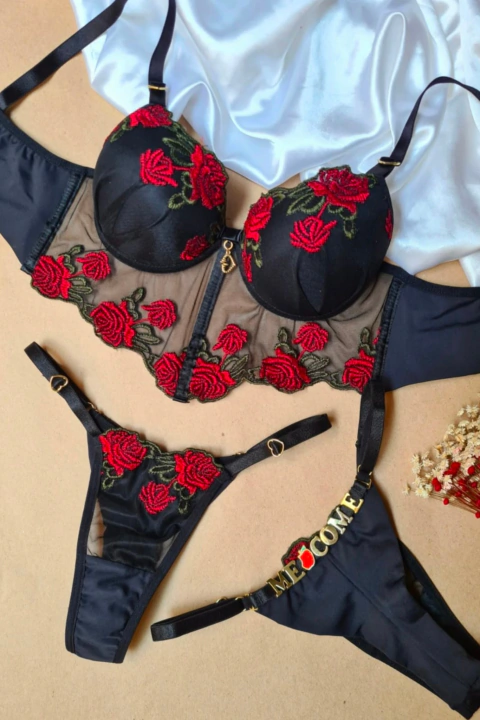 Conjunto Rosas com Bojo - Preto
