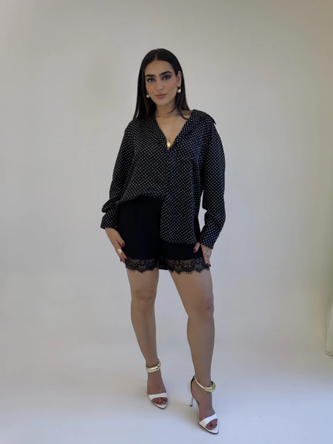 SHORTS DE RENDA PRETO LUMA