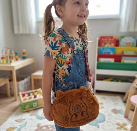 Bolsa De Mão E Ombro Pelúcia Capivara Infantil Kawaii