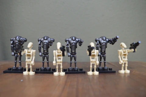 Set Minifiguras 4 Droides B1 + 4 Droides B2