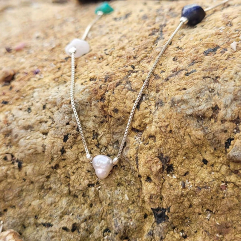 Colar Maré de Abundância - Mix de Pedras Naturais, Pérola e Prata 925
