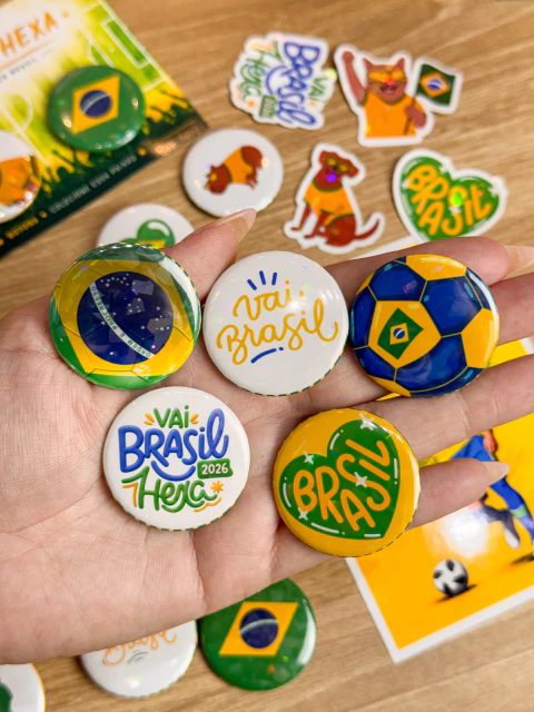 Kit com 16 Bottons - Copa do Mundo - Variados