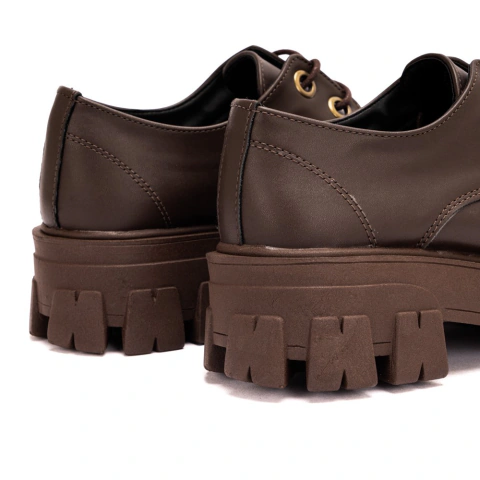 Sapato Oxford Tratorado Estilo Veggie Brenna Marrom - comprar online