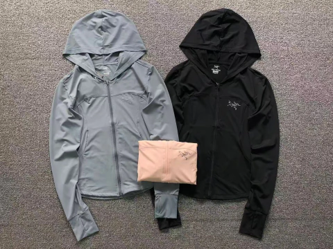 Campera Windbreaker de Mujer Arcteryx - Minimalista