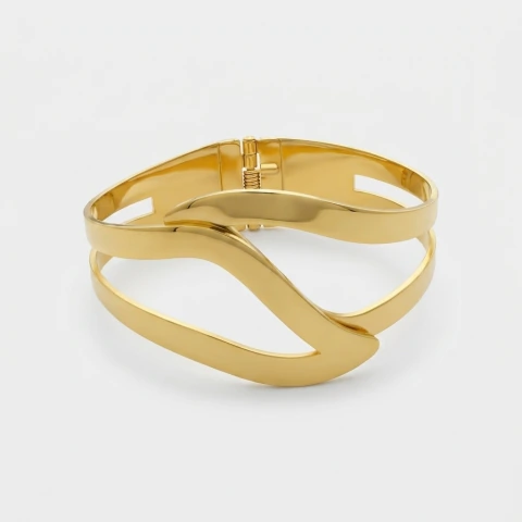 Bracelete Vazado com banho dourado com a tecnologia Goldshield, a prova d'água e suor, hipoalergênico.