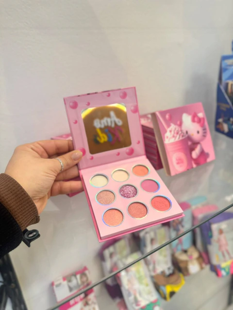 PALETA DE SOMBRA HELLO KITTY