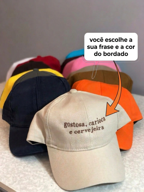 Boné BORDADO com a sua frase PERSONALIZADO NA FRENTE DO BONÉ - VOCÊ ESCOLHE A FRASE!