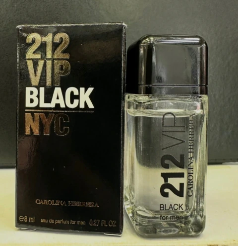 Mini Perfume Carolina Herrera 212 VIP Black NYC Eau de Parfum Masculino 8ml