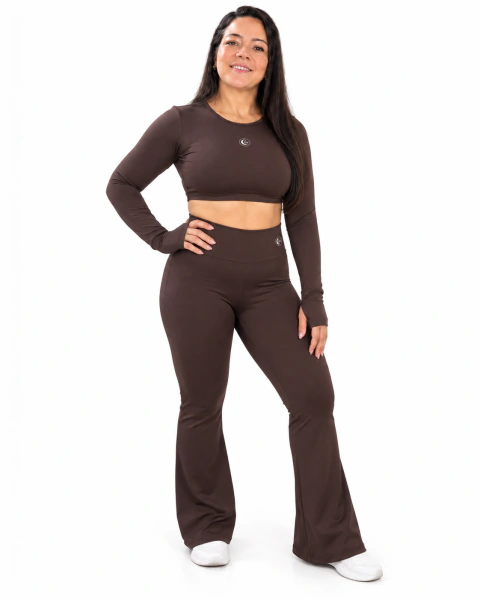 Conjunto Maria Calça Flare, top manga longa