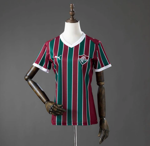 Camisa Feminina Fluminense – Modelo de Torcedora