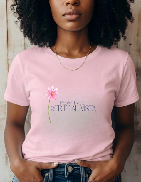 Camiseta Estampada Frase Permita-se ser Mal Vista Unissex Algodão Premium Xocy