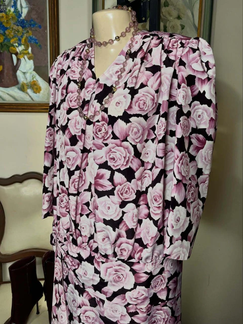 Vestido floral vintage feito por costureira