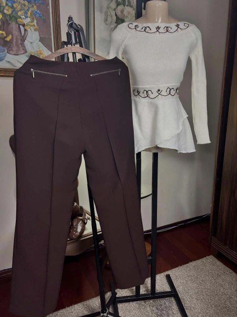 Calça social na cor marrom