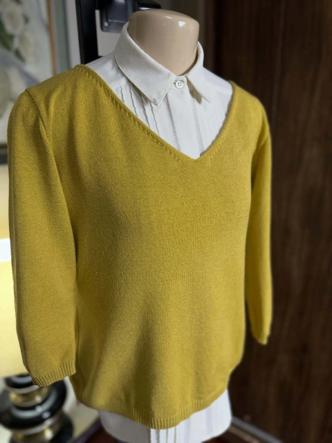 Blusa de tricô com manga 3/4 amarelo mostarda