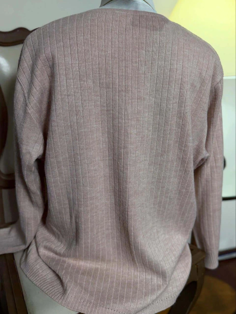 Blusa de tricô rosa bebê listrada