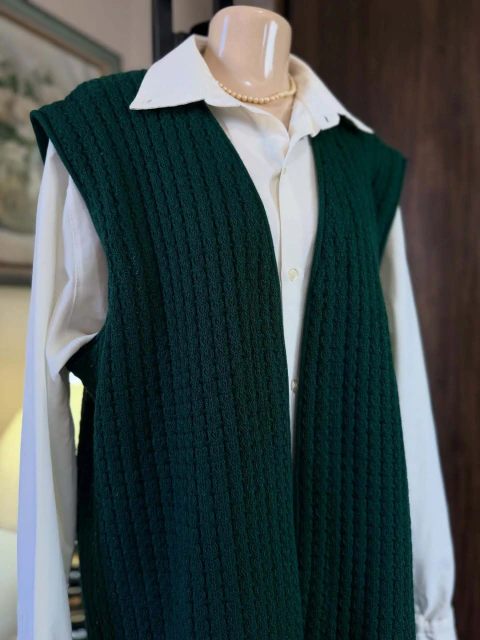 Colete de tricô verde alongado
