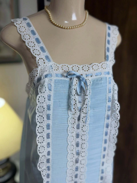 Camisola vintage azul bebê ILGWU