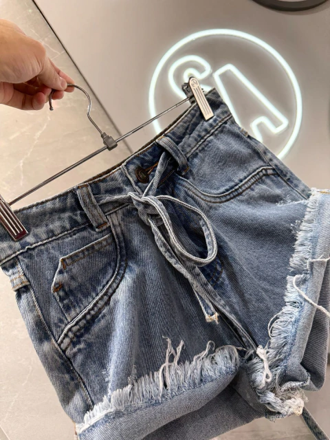 SHORT JEANS DESTROYED