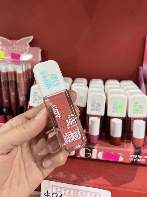 LIP GLOSS