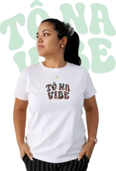 Imagem do Camiseta Feminina Tô Na Vibe — Edição Retrô