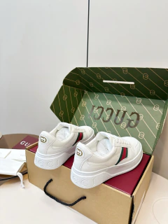 Tênis Gucci chunky na internet