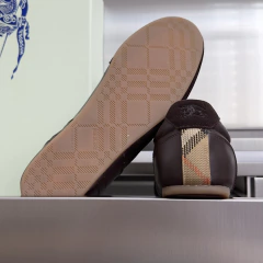 tênis Burberry Knight Runner - comprar online