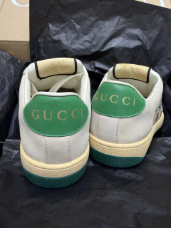 Tênis Gucci na internet