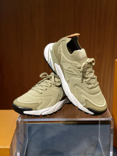 Tênis Louis Vuitton Runner Tatic