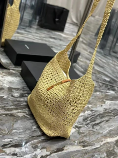 Bolsa Saint Laurent Le 5 à 7 feita de ráfia bege na internet