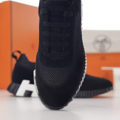 Hermès Bouncing na internet