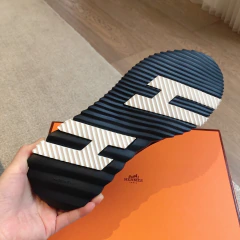 Hermès Bouncing na internet