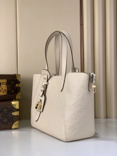 Bolsa Louis Vuitton All In One na internet