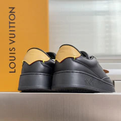 Tênis Louis Vuitton Flash na internet
