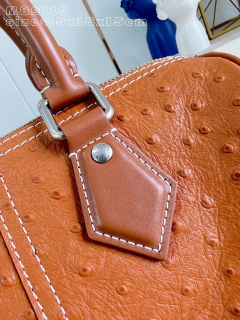 Imagem do Bolsa Louis Vuitton Speedy P9 Bandoulière 25 feita de couro exótico de avestruz.