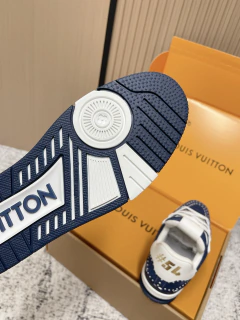 Tênis Louis Vuitton LV Trainer na internet