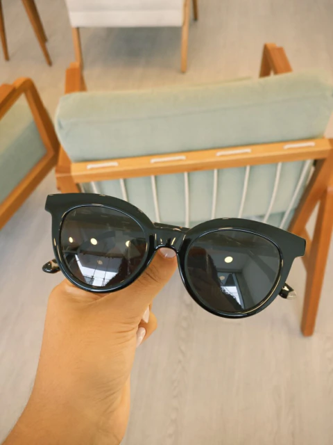 Clip-on Bee