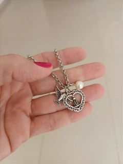 Colar patuá Nossa Senhora Aparecida, Divino Espírito Santo e pérola - COL1150