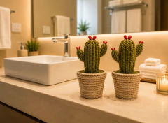 Kit 2 Cactos Decorativos 12cm E 8cm Verde-musgo E Vermelho Verde-musgo E Vermelho
