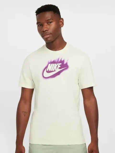 Camiseta nike DNA Estonada