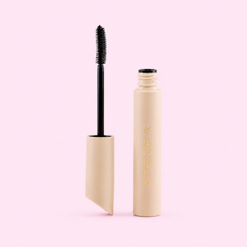 Pestañina Collection de Atenea Profesional para pestañas con efecto de mayor volumen, definición y longitud, logrando una mirada intensa y un acabado uniforme. 
