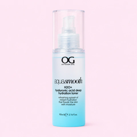 Tónico facial OG con ácido hialurónico para refrescar, hidratar y preparar la piel antes de la rutina de skincare.