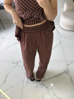CONJUNTO LUIZA EM LISTRAS EM LINHO na internet