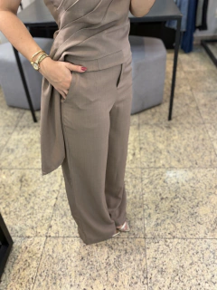 CONJUNTO EM ALFAIATARIA CAQUI na internet