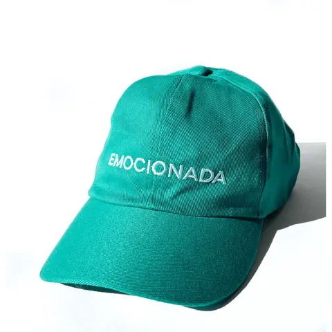 Boné Emocionada
