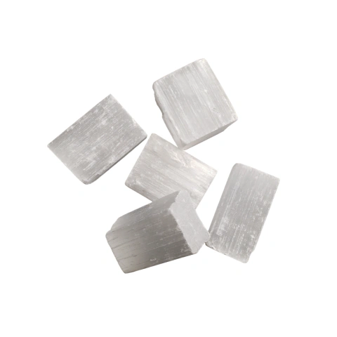 Selenita Branca Bruta Furada 60g a 90g- Pct 1Kg