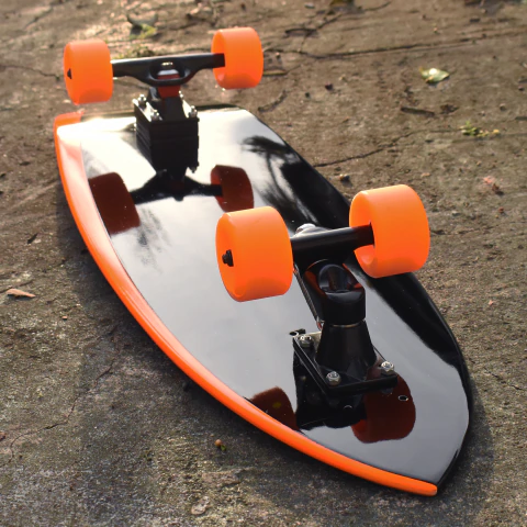 Surfskate conceito OVNI modelo PULSAR - Simulador De Surf asimétrico