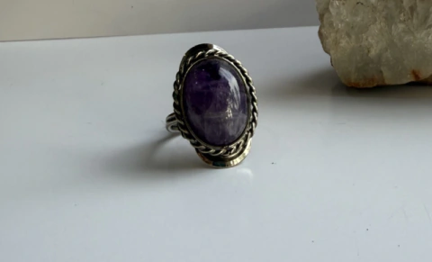 Anillo de amatista y alpaca