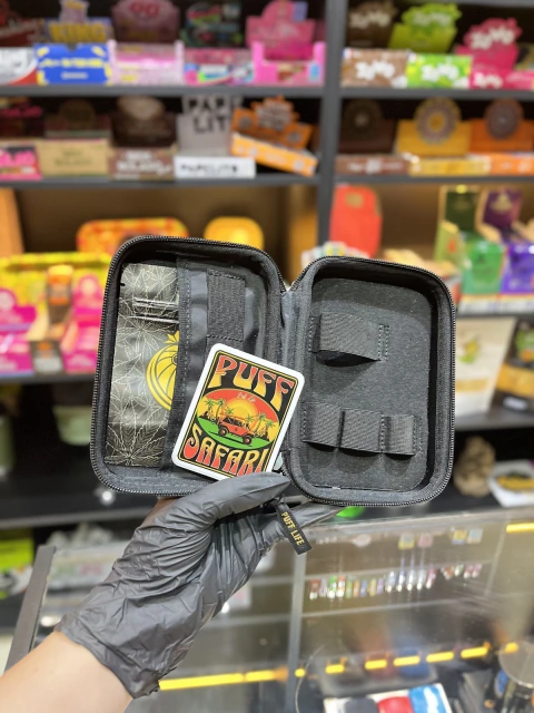 Case puff clássica preta