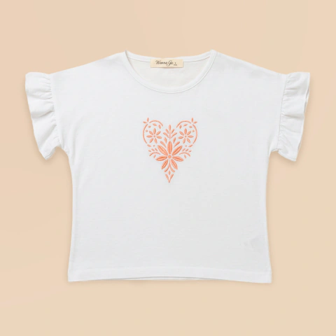 Remera en Jersey Soft con Diseño de Corazón Bordado